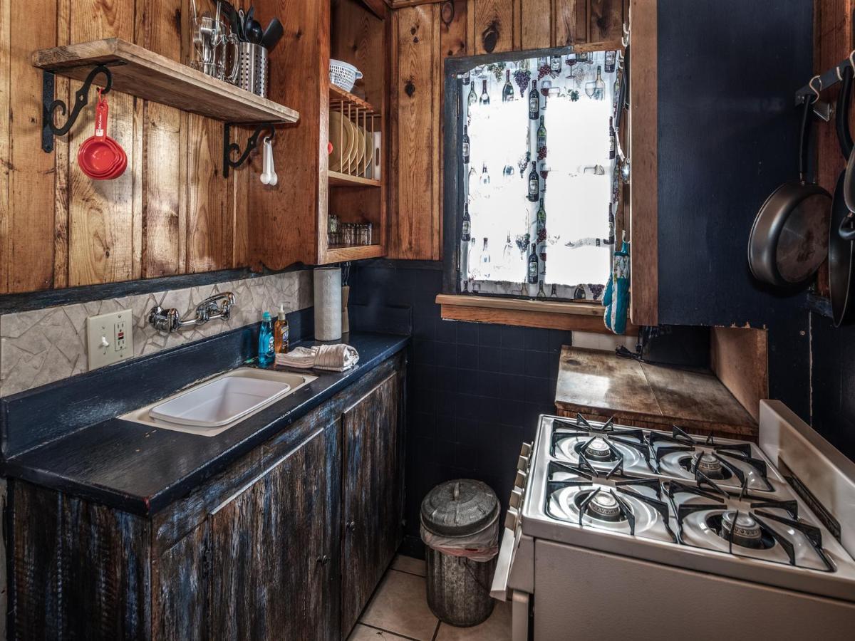 Apache Village 4, King Studio, Midtown, Sleeps 2 Руидозо Экстерьер фото