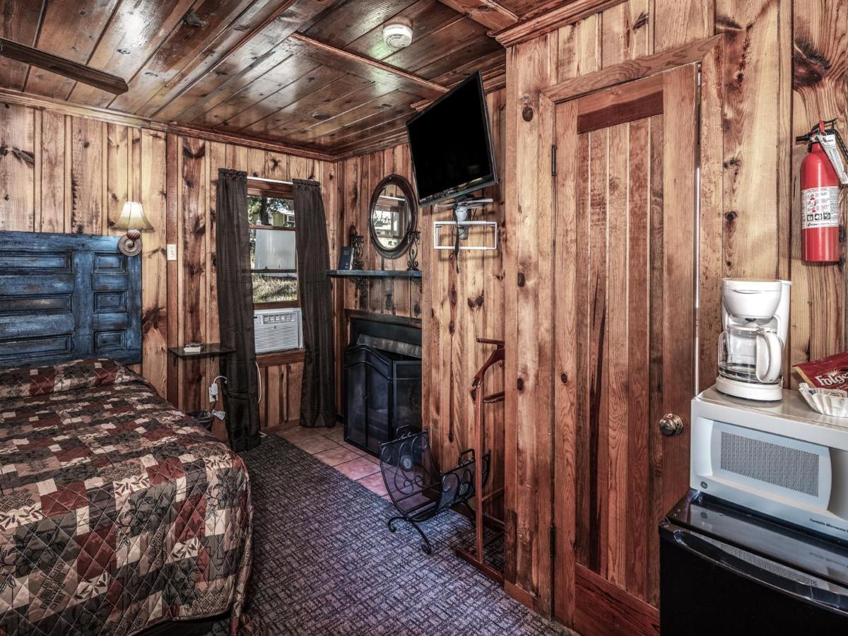 Apache Village 4, King Studio, Midtown, Sleeps 2 Руидозо Экстерьер фото
