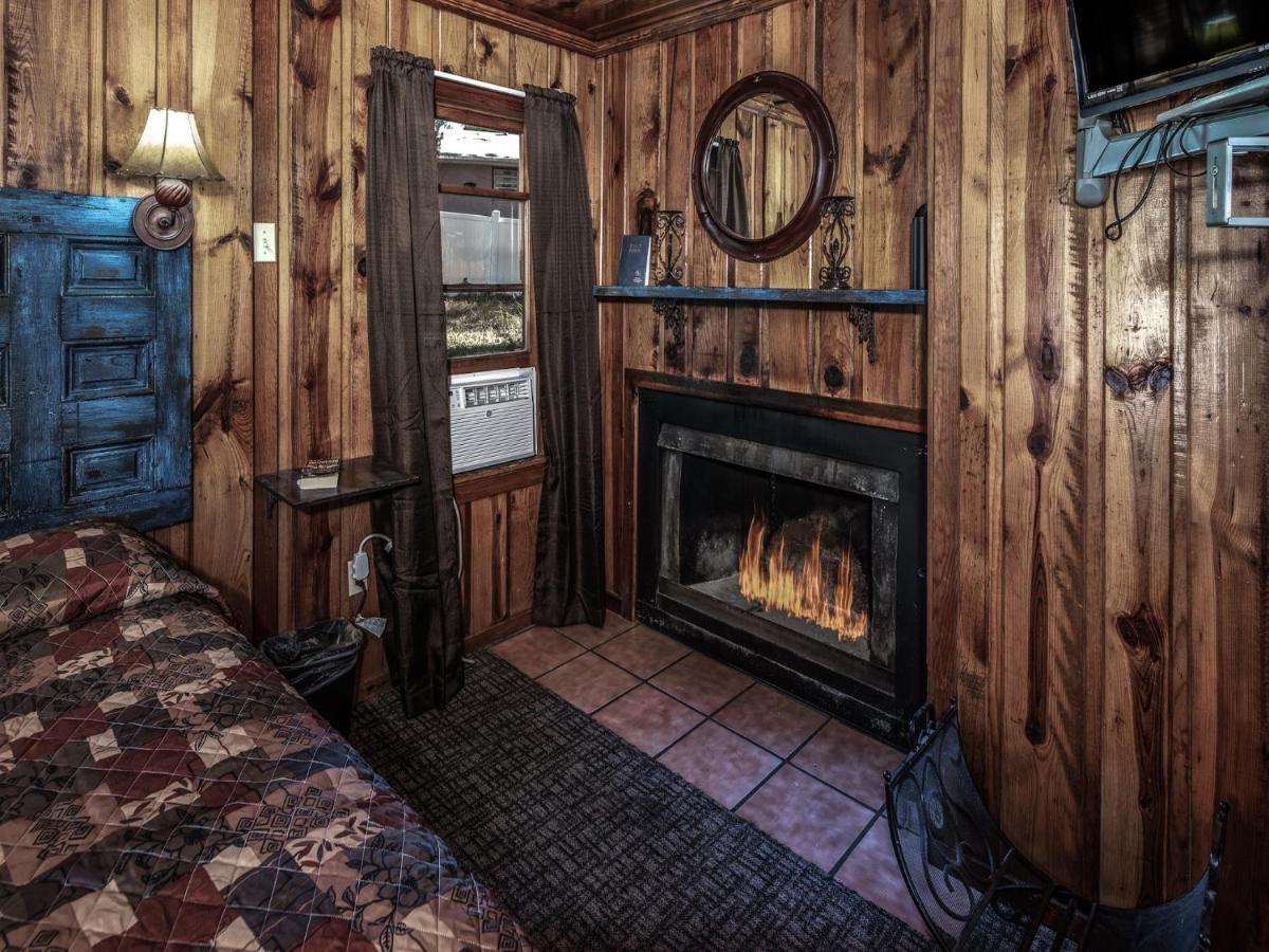 Apache Village 4, King Studio, Midtown, Sleeps 2 Руидозо Экстерьер фото